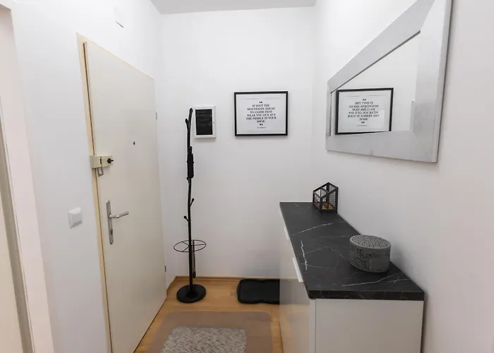 Palais Petrus Apartment *
